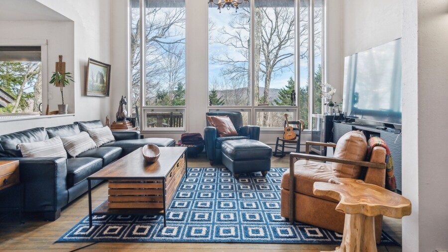 Serene Architect-designed Vermont Chalet 4 Bedroom Home