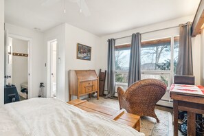 House, 4 Bedrooms | 4 bedrooms, minibar, laptop workspace, free WiFi