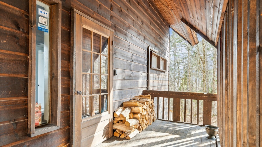 Serene Architect-designed Vermont Chalet 4 Bedroom Home