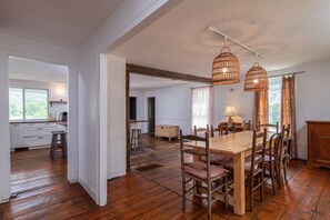 House, 3 Bedrooms | Dining