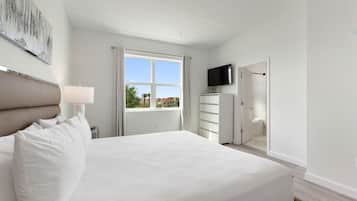 Townhome, 6 Bedrooms | 6 bedrooms, laptop workspace, iron/ironing board, free WiFi