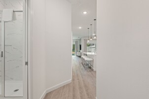 Townhome, 6 Bedrooms | Interior