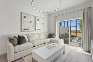 Residenza, 6 camere da letto | Area soggiorno | Smart TV