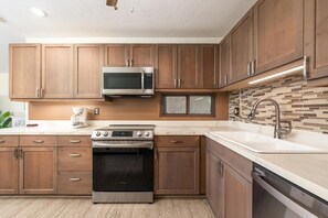 Condo, 2 Bedrooms | Private kitchen | Fridge, oven, coffee/tea maker, toaster - Big Island Keauhou Punahele A203 2 Bedroom Condo (Kailua-Kona)