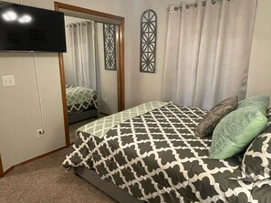 3 bedrooms, iron/ironing board, free WiFi, bed sheets