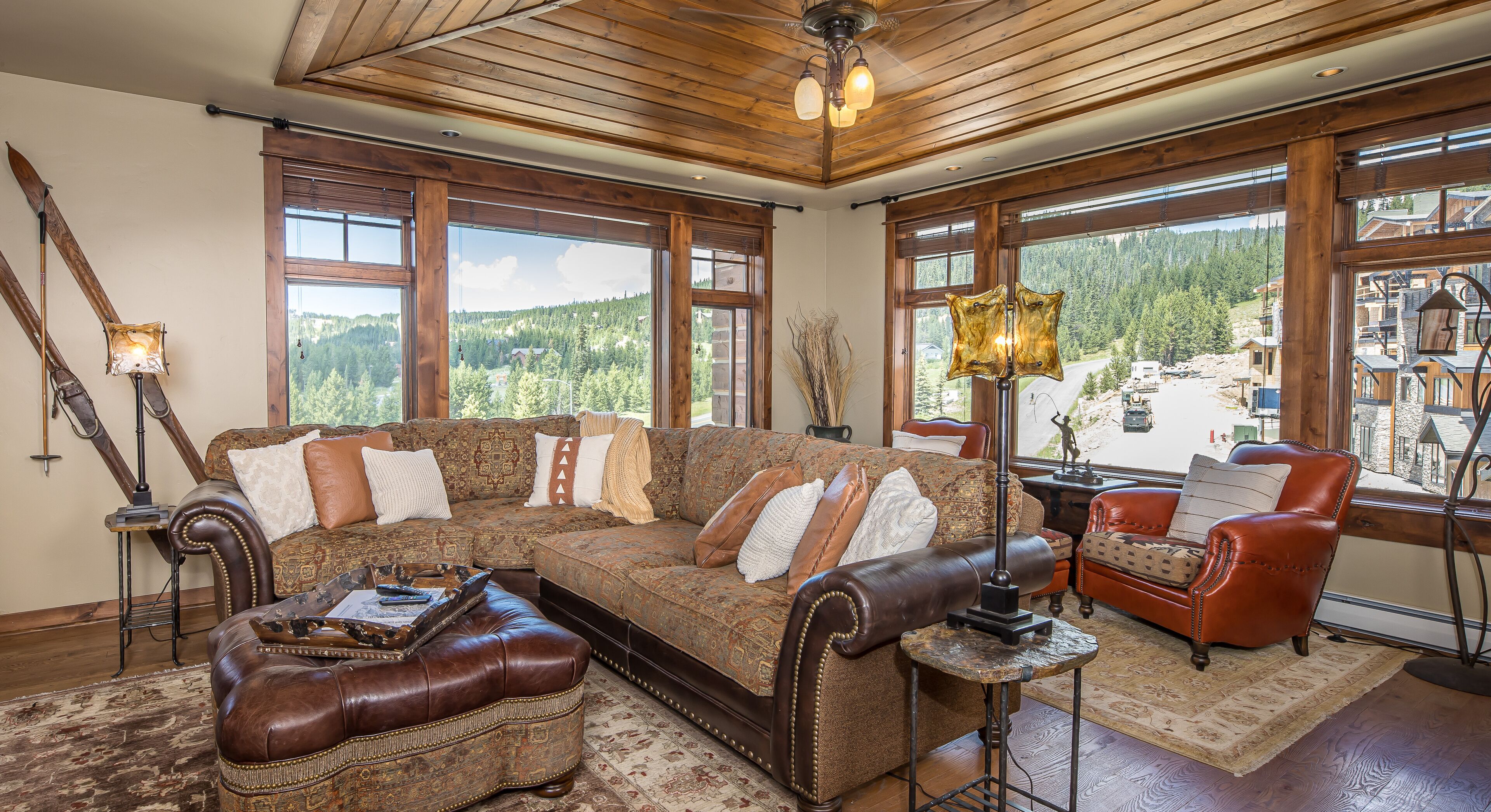 Smart TV, fireplace, table tennis