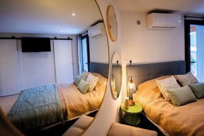 1 bedroom, free WiFi, bed sheets - 2-person apartment in Conca: Corsican paradise for rent between land and sea (Conca)