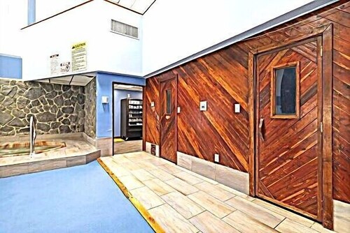 Top of the Mountain Suite -- Overlook Wedding Barn Discount!