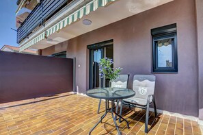 Apartment | Outdoor dining - Relaxing Studio With Lovely Terrace - Kajfes A2 (Fazana)