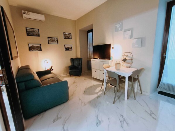 Smart TV - At Cicca's house, near St. Peter's, family-friendly, pets allowed (Roma)