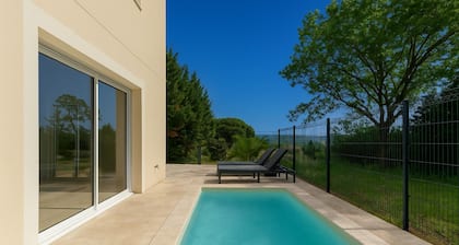 House with pool near Toulouse