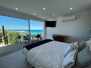 2 bedrooms, iron/ironing board, WiFi, bed sheets - Waterfront bungalow with direct access to the beach Marine di Sant'Ambroggio LUMIO (Lumio)