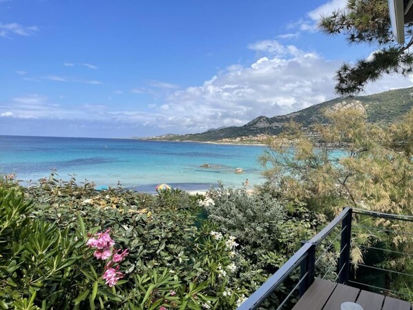 Property grounds - Waterfront bungalow with direct access to the beach Marine di Sant'Ambroggio LUMIO (Lumio)