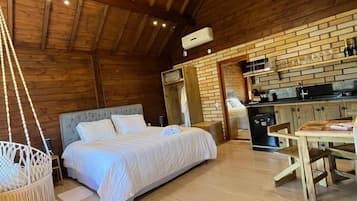 Chalet Confort, vistas al patio | 1 dormitorio, wifi gratis, ropa de cama
