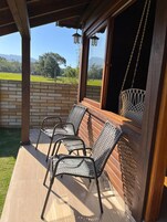 Comfort Chalet, Courtyard View | Terrace/patio