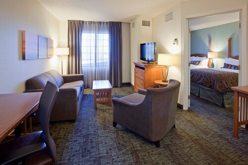 Cozy Getaway near Mall of America w/ Free Parking!