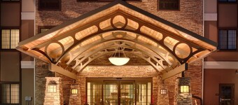 Free Breakfast. Pool. Gym. Near the Children’s Hospital!