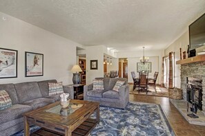 TV, fireplace, DVD player, offices