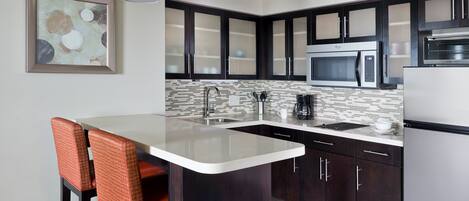 Fridge, microwave, stovetop, dishwasher