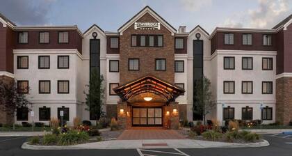 2-Bedroom King & Queen Suite | Free Breakfast & Pool
