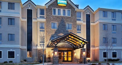 2 Bedroom Suite | Complimentary Breakfast + Shared Pool & Hot Tub! Great for Business Travelers