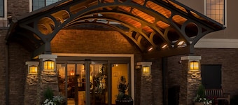 Complimentary Breakfast Buffet | Minutes from Shopping + White Sand Beaches