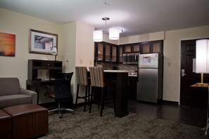 Interior - 2 Bedroom | Free Breakfast + Outdoor Pool (Houston)
