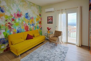 Living area - Venere Apartment cozy apartment in Sicily overlooking the Mediterranean Sea (Ribera)