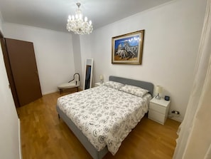 3 dormitorios, tabla de planchar con plancha, wifi y ropa de cama