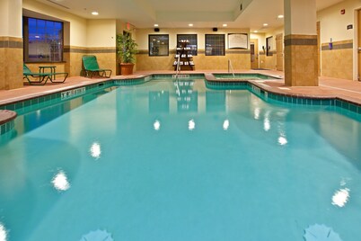 Air-Conditioned Suite  | 15 mins from Indianapolis International Airport | Pool + 24h Gym