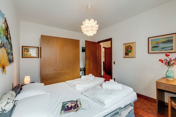 Appartement familial, 2 chambres, balcon, au bord du lac (Dora - Riva del Garda Apartment with) | 2 chambres