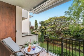 Family Apartment, Multiple Bedrooms, Lakeside (Dora) | Outdoor dining - Dora (Riva del Garda)