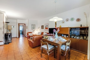 Interior - Dora - Riva del Garda Apartment With Terrace (Riva del Garda)