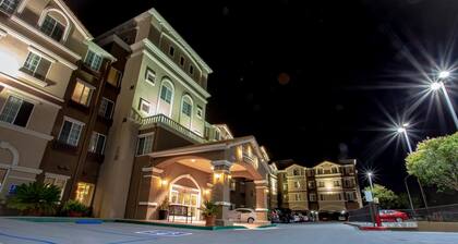 Air-Conditioned Studio near Downtown San Jose | FREE Shuttle