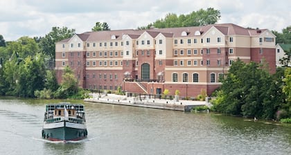 Near University of Rochester. Free Breakfast Buffet, Pool, Gym, Business Center.