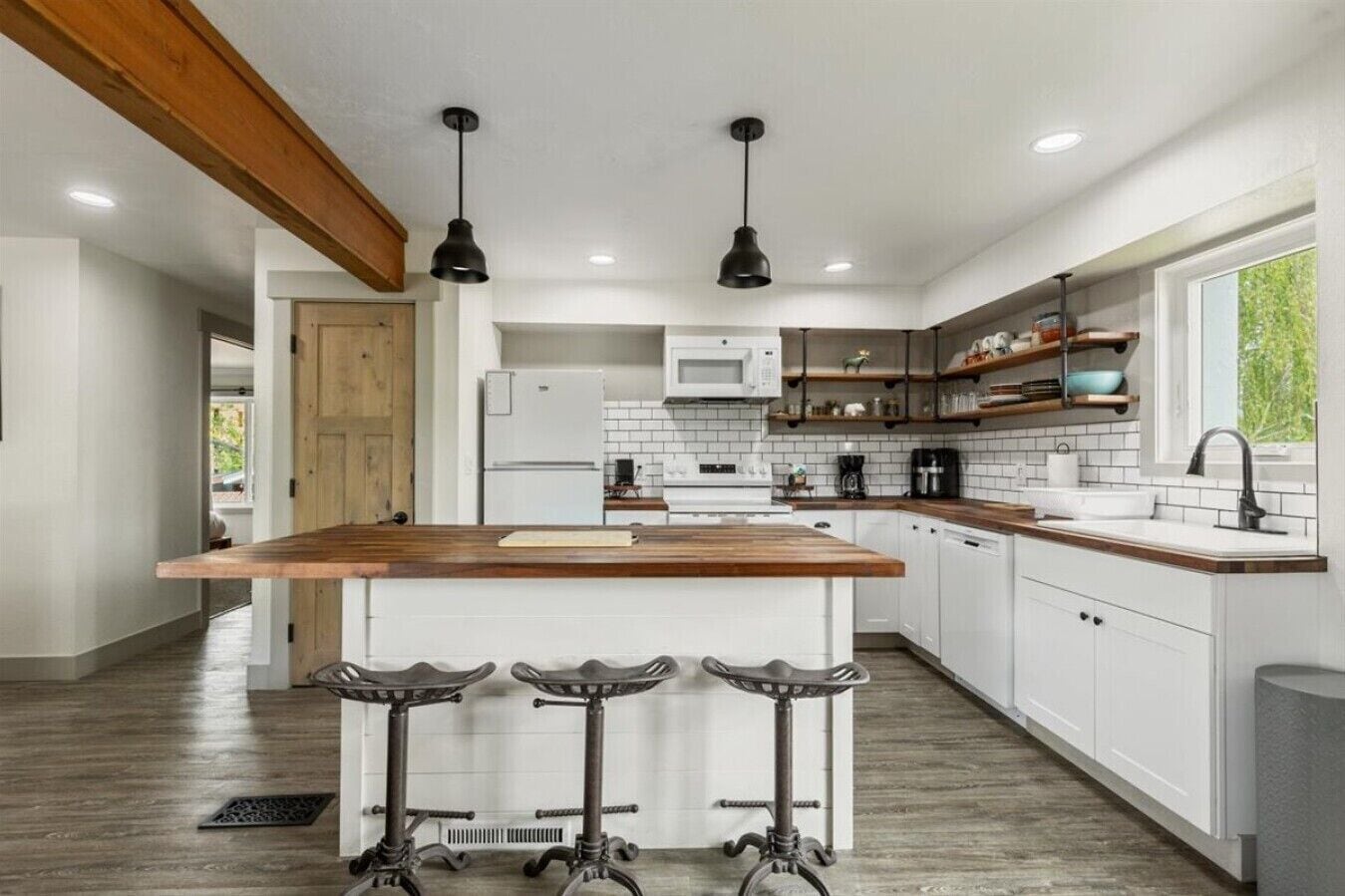 Microwave, oven, stovetop, dishwasher