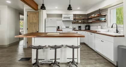 Cozy, Spacious, and Central Townhome in Kalispell