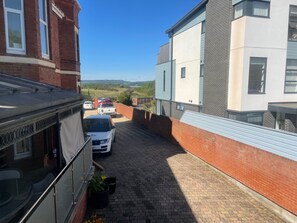 Apartment | Property grounds - Seaside Retreat in Exmouth With Stunning Views (Exmouth)