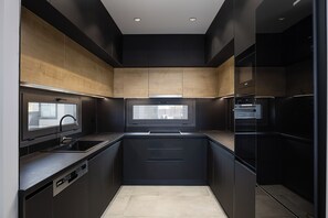 Mikrowelle, Ofen, Herdplatte, Geschirrspüler