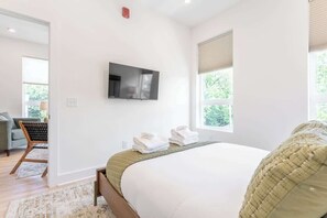 5 dormitoris, planxa i posts de planxar, wifi gratuïta i roba de llit 