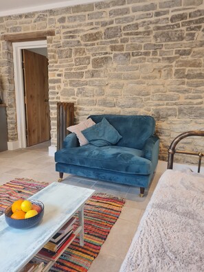 Fireplace - The Potting Shed - Dog Friendly Cottage with Fields to Roam near Glastonbury (West Pennard)