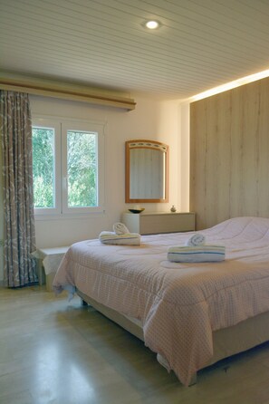 Exclusive Villa, Sea View | 1 bedroom, in-room safe, soundproofing, iron/ironing board - Aegean Bliss Residences Karfas (Chios)