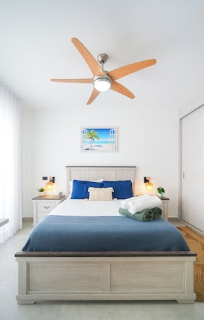 4 bedrooms, iron/ironing board, WiFi, bed sheets