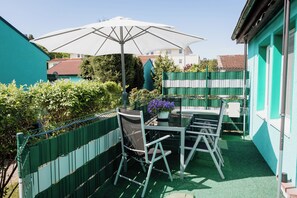 Outdoor dining - Vacation apartment "Strand & gut" - Amber (Zempin)