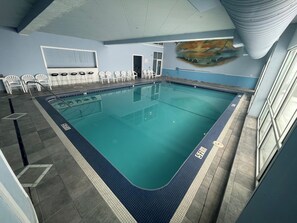 Pool - PERFECT 2br/2ba Lakeview Condo-Open concept-9/10,2025-4/20, 2026 rent 3/4th free (Geneva)