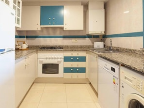 Private kitchen - Apartment in Roses Near Playa Santa Margarita (Roses)