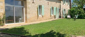 Large and beautiful house in the middle of the vineyards