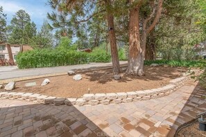 المنطقة المحيطة بالمنشأة