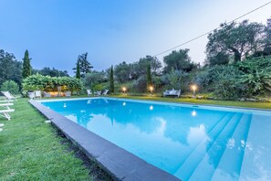 Pool - Romantic Farmhouse with Oversize Panoramic Pool (Lucca)