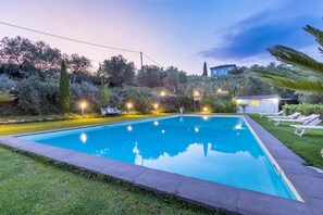 Pool - Romantic Farmhouse with Oversize Panoramic Pool (Lucca)